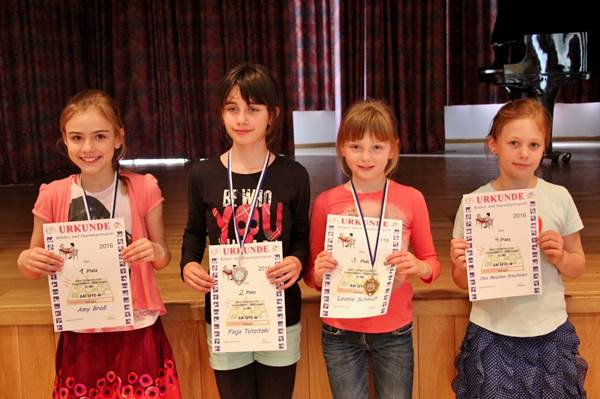 AK u10w, v.l.n.r.: 1. Amy Bre (SAV Torgelow), 2. Finja Totzitzki (SV Gryps), 3. Leonie Schmidt (SV Gryps), 4. Clea - Maylin Drechsler (Grundschule Ueckertal Pasewalk)